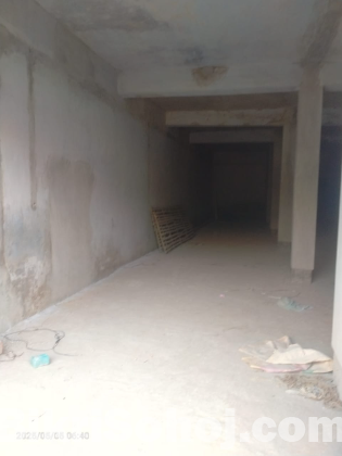 ১২০০ স্কয়ার ফিটের শোরুম ভাড়া দেওয়া হবে